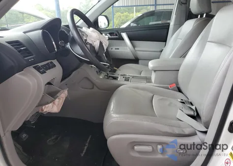 2012 Toyota Highlander Base z USA, uszkodzony, nr VIN 5TDZK3EH5CS063050